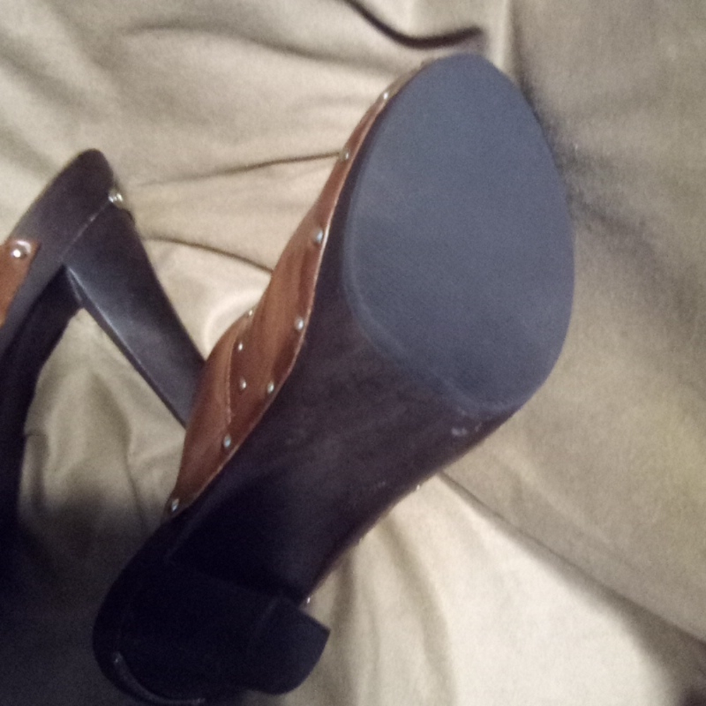 Shoes - Picture 3 of 3